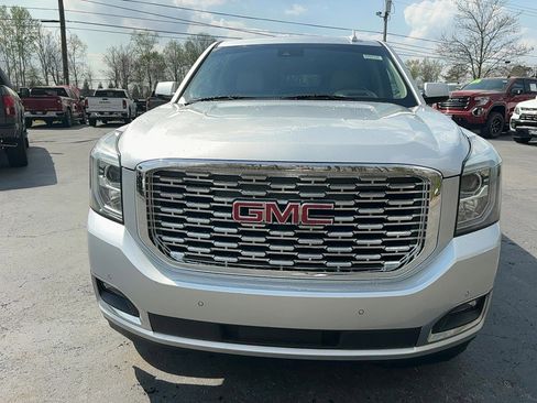 Used 2019 GMC Yukon XL Denali w/ Denali Ultimate Package AWD/4WD image 3