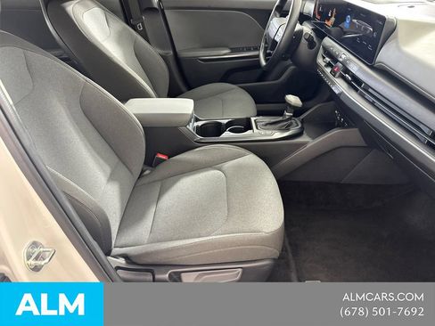 Used 2025 Kia K4 FWD image 16