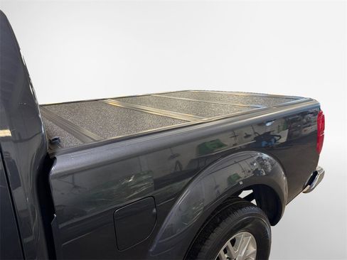 Used 2015 Nissan Frontier SV image 25