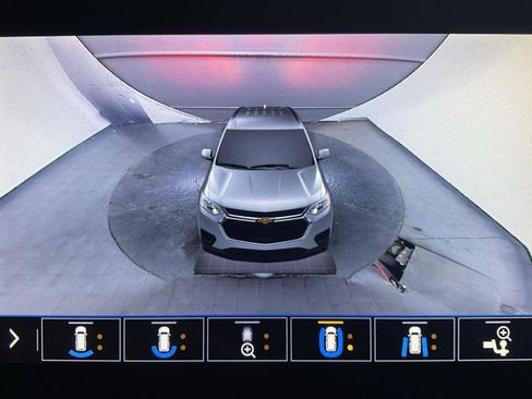 Used 2020 Chevrolet Traverse Premier FWD image 19