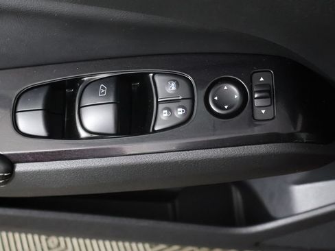 Used 2023 Nissan Altima 2.5 SV FWD image 33