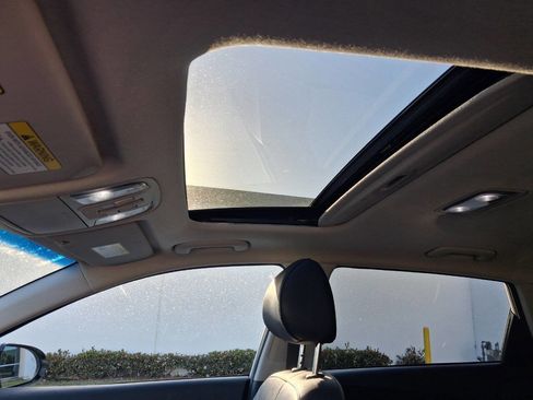 Used 2018 Kia Niro Touring w/ Paint Protection Package image 17