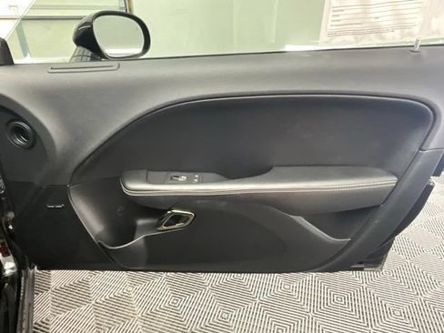 Used 2016 Dodge Challenger SRT Hellcat RWD image 16