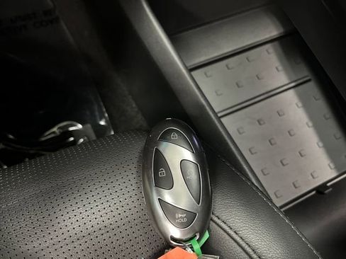 Used 2024 Hyundai Santa Fe Limited image 30