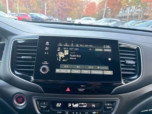 Used 2022 Honda Pilot TrailSport image 11