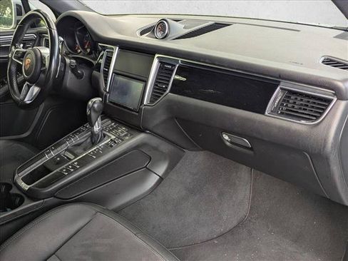 Used 2018 Porsche Macan AWD/4WD image 12