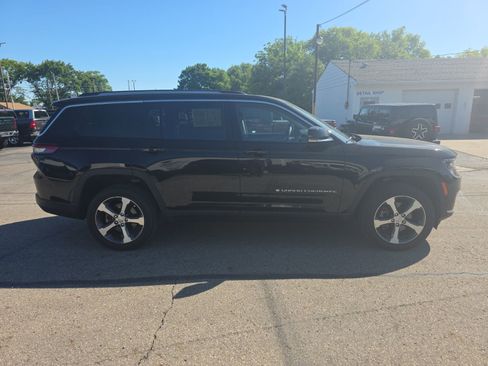 Used 2023 Jeep Grand Cherokee L Limited AWD/4WD image 4