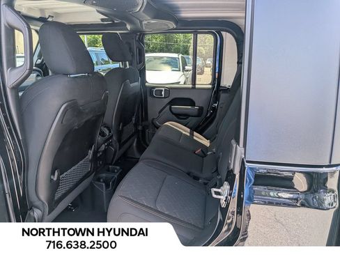 Used 2026 Jeep Gladiator Mojave AWD/4WD image 31