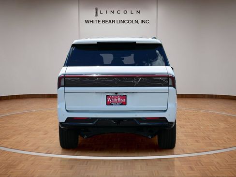 Used 2026 Lincoln Navigator Reserve w/ Jet Appearance Package AWD/4WD image 6