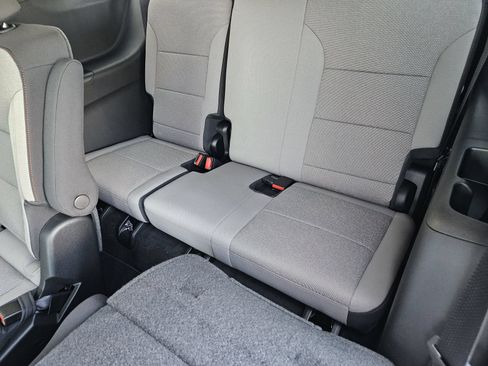 New 2027 Chevrolet Traverse LT FWD image 27