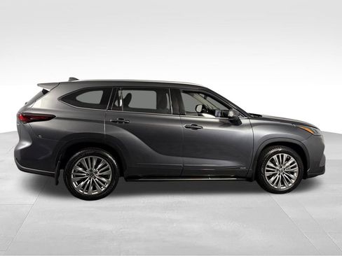 Used 2024 Toyota Highlander Platinum AWD/4WD image 5