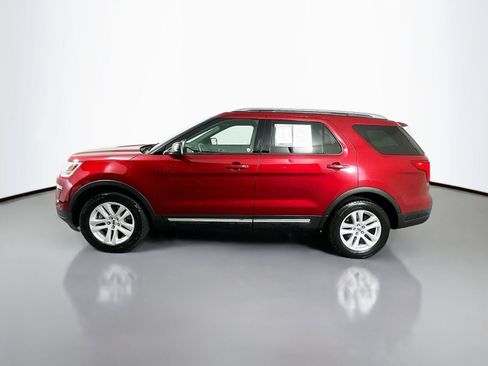 Used 2019 Ford Explorer XLT FWD image 4