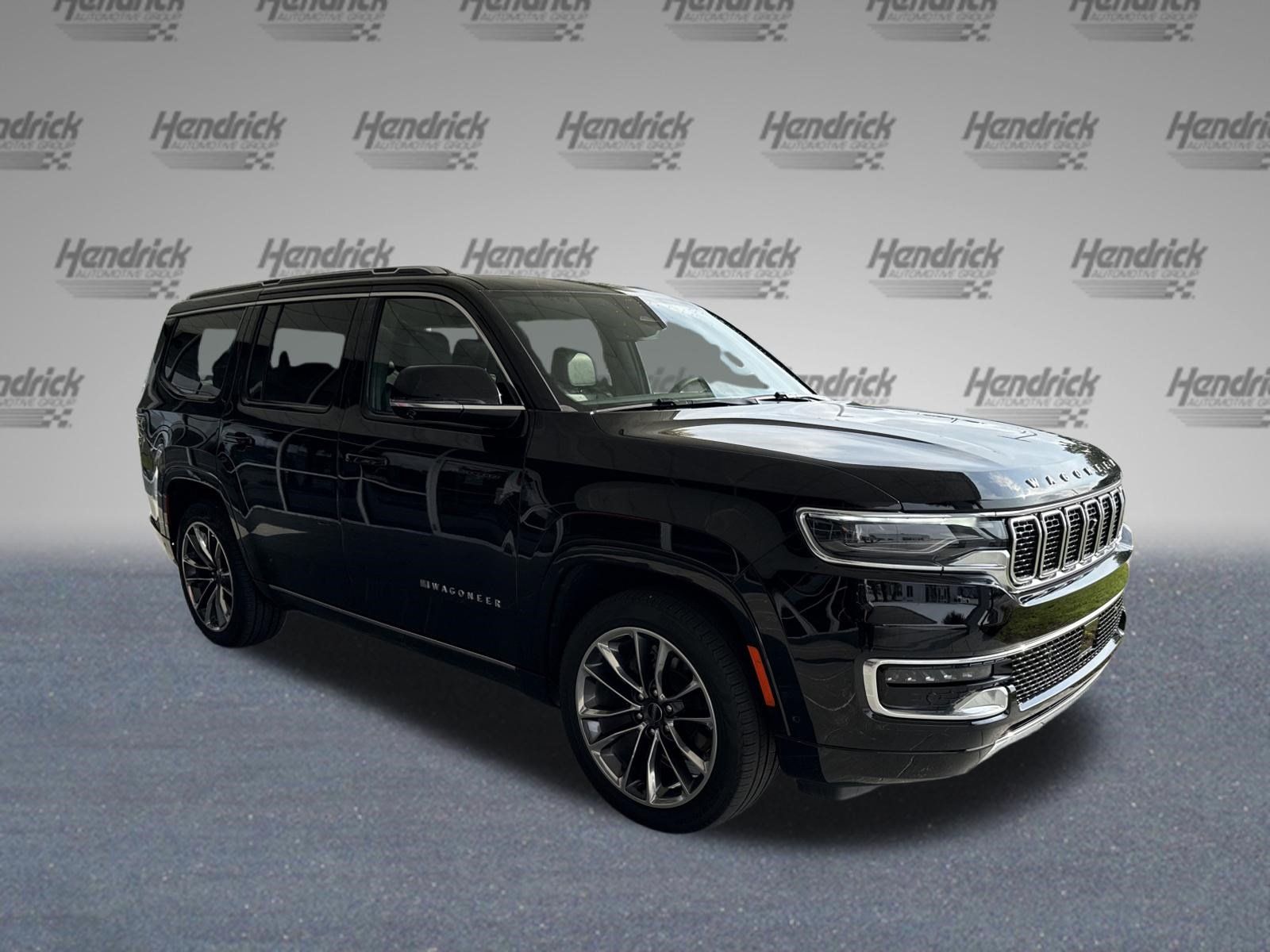 Used 2025 Jeep Wagoneer Series III w/ Premium Group I AWD/4WD image 2