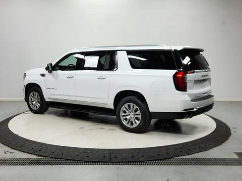 Used 2025 GMC Yukon XL Denali AWD/4WD image 6