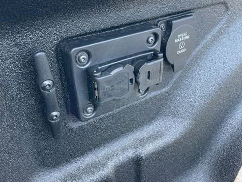 New 2026 RAM 2500 Laramie AWD/4WD image 16