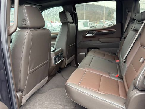 New 2026 GMC Sierra 1500 Denali w/ LPO, Black Badging Package image 23