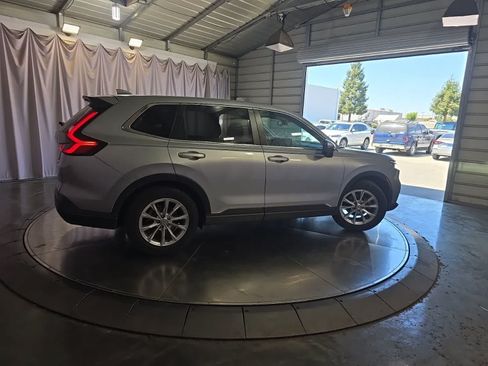 Used 2023 Honda CR-V EX image 4