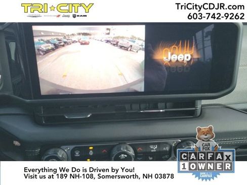 Used 2024 Jeep Wrangler Unlimited Sahara image 25