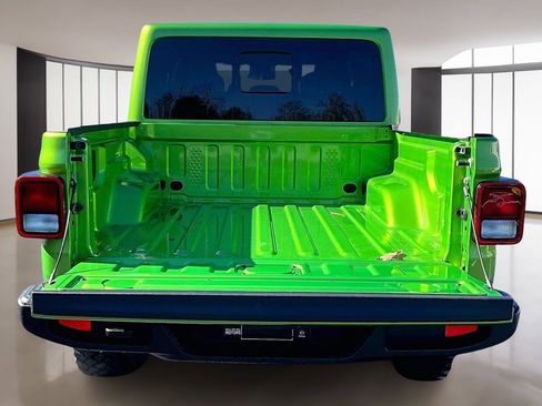 New 2025 Jeep Gladiator High Tide image 25