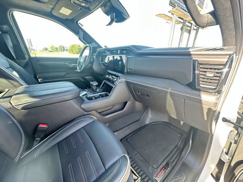 Used 2024 GMC Sierra 1500 AT4X AWD/4WD image 29