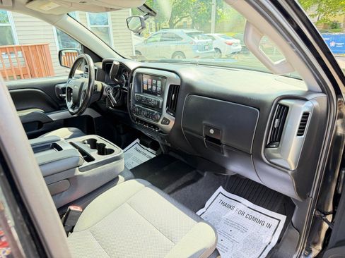 Used 2018 Chevrolet Silverado 1500 LT w/ Midnight Edition AWD/4WD image 38