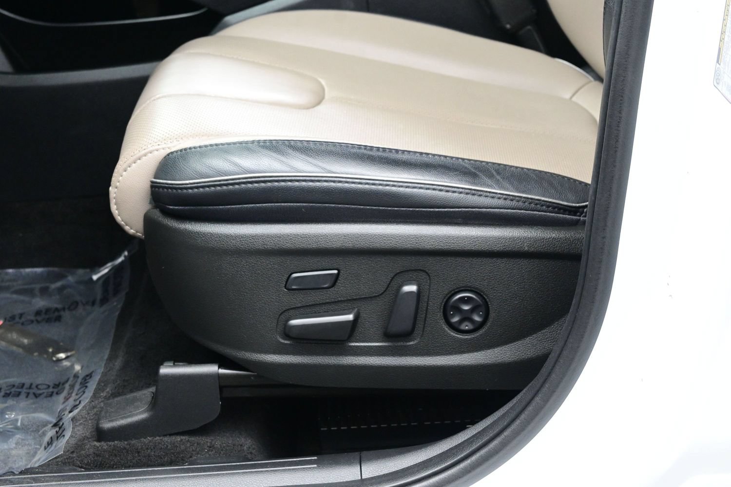 Certified 2023 Hyundai Santa Fe Limited AWD/4WD image 11