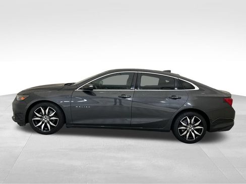 Used 2018 Chevrolet Malibu LT w/ Leather Package FWD image 2