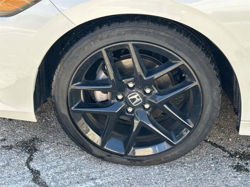 Used 2023 Honda Civic Sport image 9