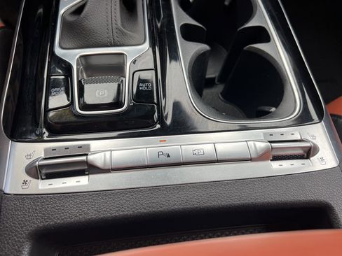 Used 2022 Kia Carnival SX image 28