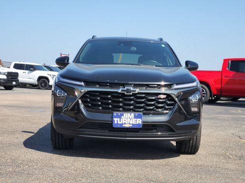 Used 2025 Chevrolet Trax RS w/ Driver Confidence Package FWD image 2