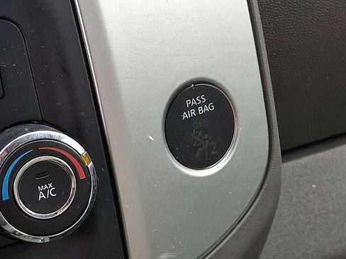 Used 2019 Nissan Frontier S image 30