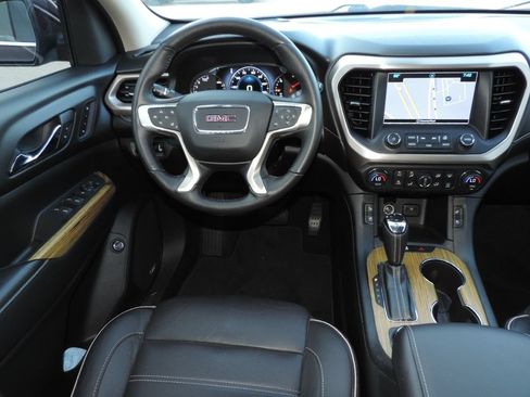 Used 2017 GMC Acadia Denali w/ Technology Package FWD image 22