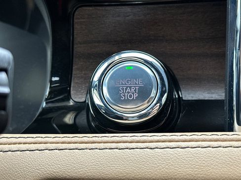 Used 2022 Lincoln Corsair Reserve image 22