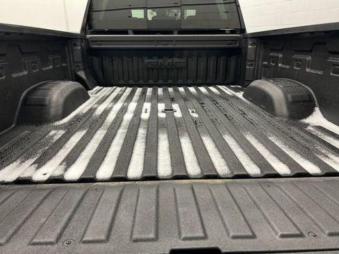 Used 2025 GMC Sierra 2500 AT4 w/ AT4 Premium Plus Package image 14