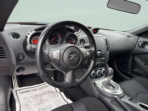 Used 2014 Nissan 370Z Coupe image 27