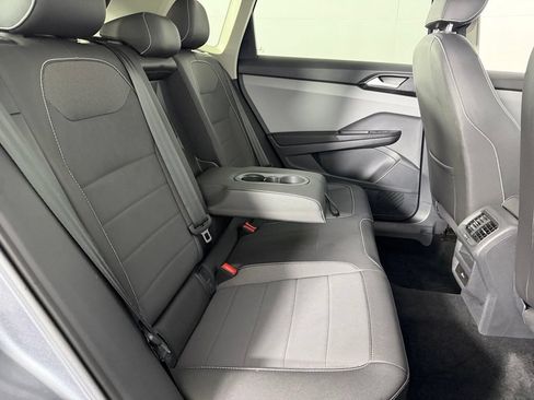 Used 2023 Volkswagen Taos SE w/ Panoramic Sunroof Package FWD image 27