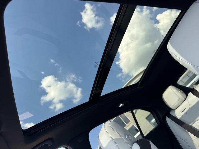 Certified 2024 Cadillac XT4 Sport FWD image 17