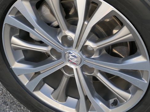 Used 2023 Buick Envision Preferred image 11