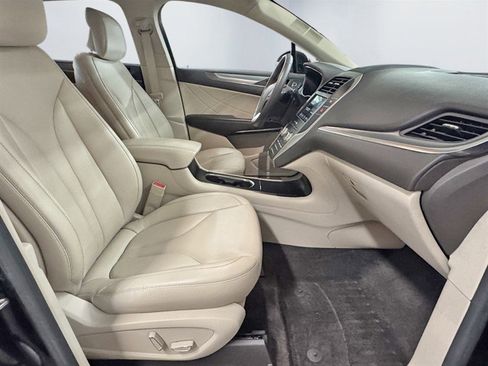 Used 2017 Lincoln MKC Premiere image 23