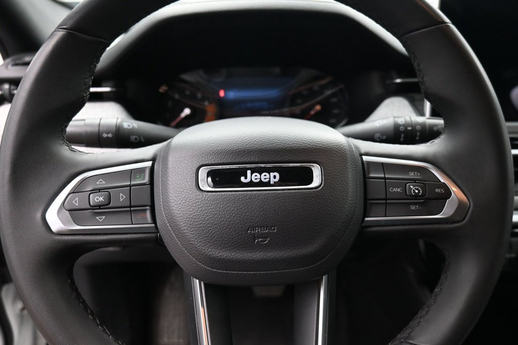 Used 2024 Jeep Compass Latitude AWD/4WD image 18