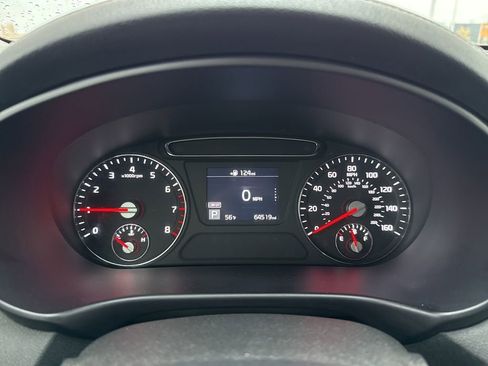 Used 2019 Kia Sorento LX image 9