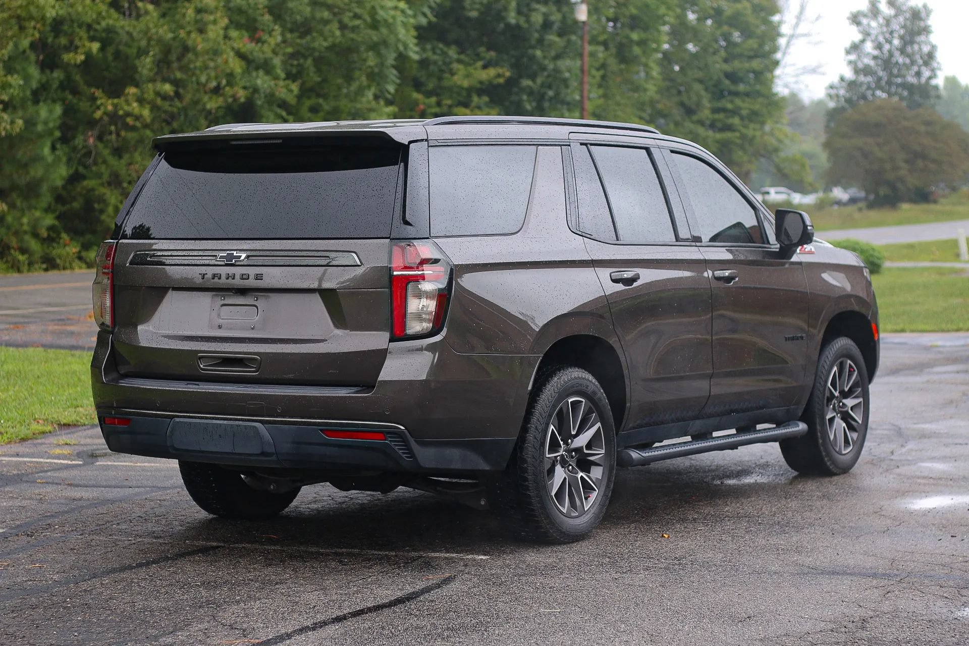 Used 2021 Chevrolet Tahoe Z71 w/ Z71 Signature Package AWD/4WD image 4