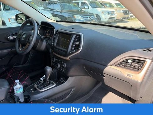 Used 2016 Jeep Cherokee 75th Anniversary FWD image 12