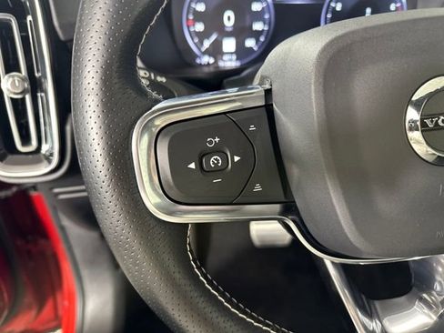 Used 2021 Volvo XC40 T5 R-Design w/ Protection Package Premier image 15