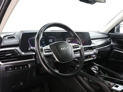 Used 2025 Kia Telluride S AWD/4WD image 16