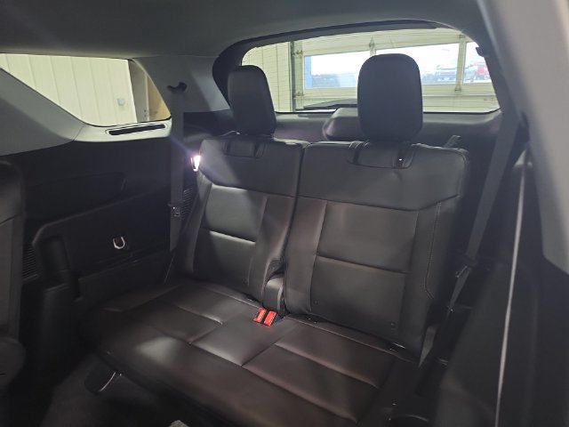 Used 2024 Ford Explorer XLT w/ Equipment Group 202A AWD/4WD image 25