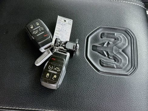 Used 2019 RAM 2500 Laramie AWD/4WD image 35