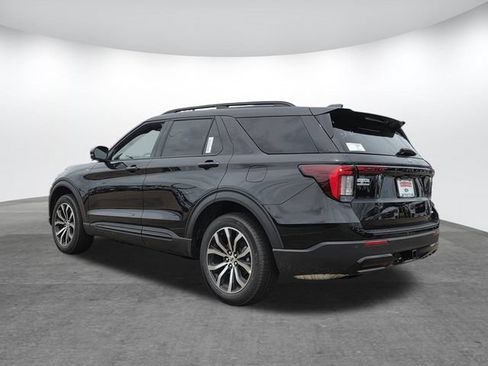 New 2026 Ford Explorer ST-Line w/ ST-Line Street Pack RWD image 3