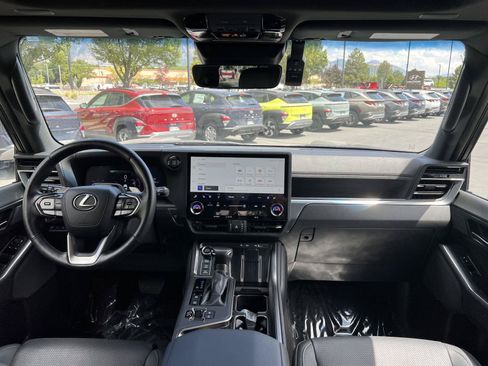 Used 2024 Lexus GX 550 AWD/4WD image 25