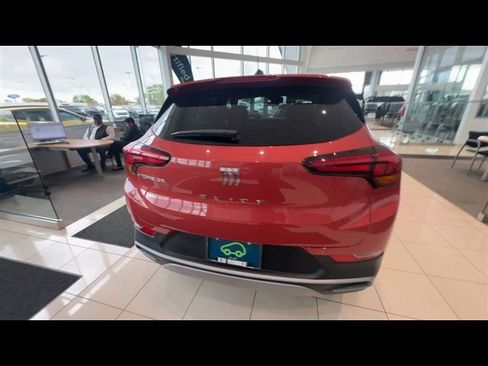 Certified 2024 Buick Encore GX Preferred w/ Comfort Package FWD image 7